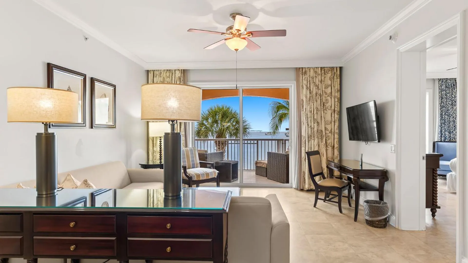 קי וסט Beachside Resort & Residences