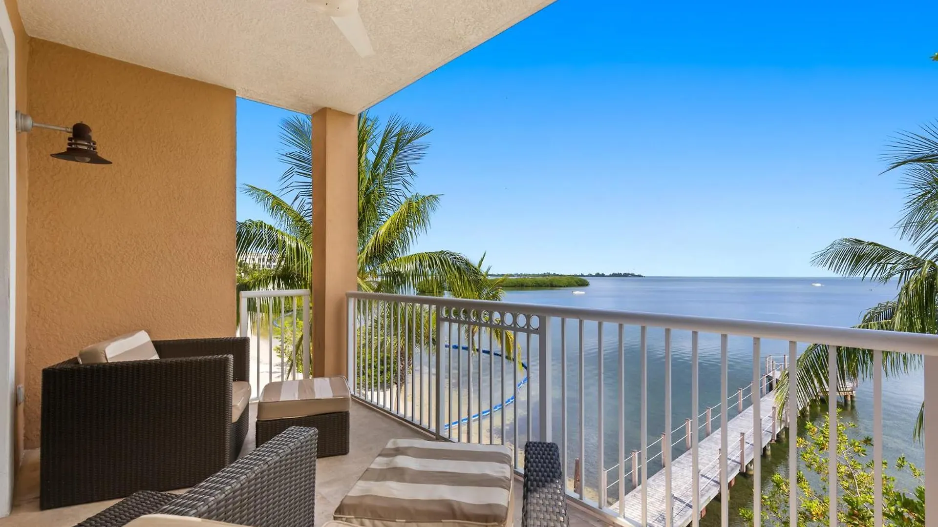 קי וסט Beachside Resort & Residences  קי וסט