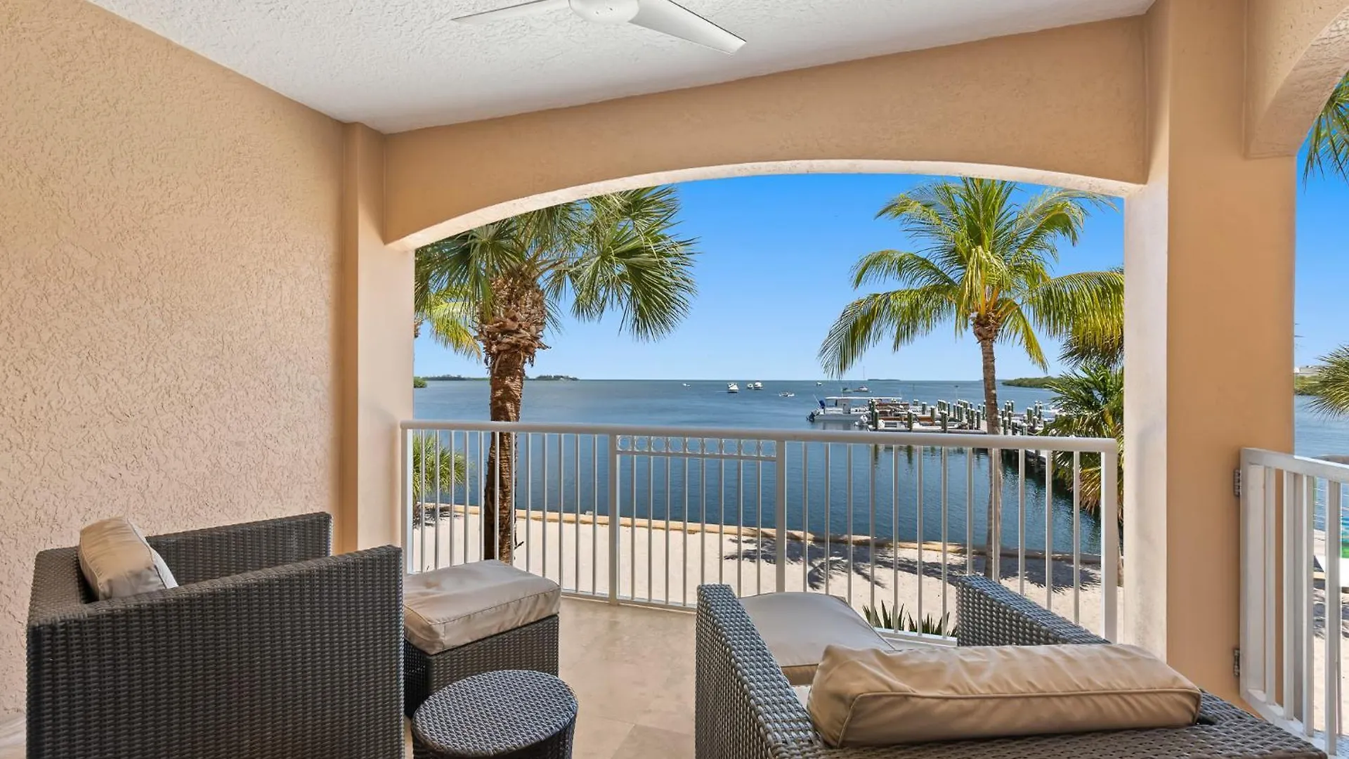 קי וסט Beachside Resort & Residences